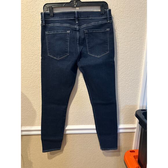⭐️ Women’s FRAME Skinny Cropped Dark Wash Jeans Size 30 NWT! - Picture 3 of 4